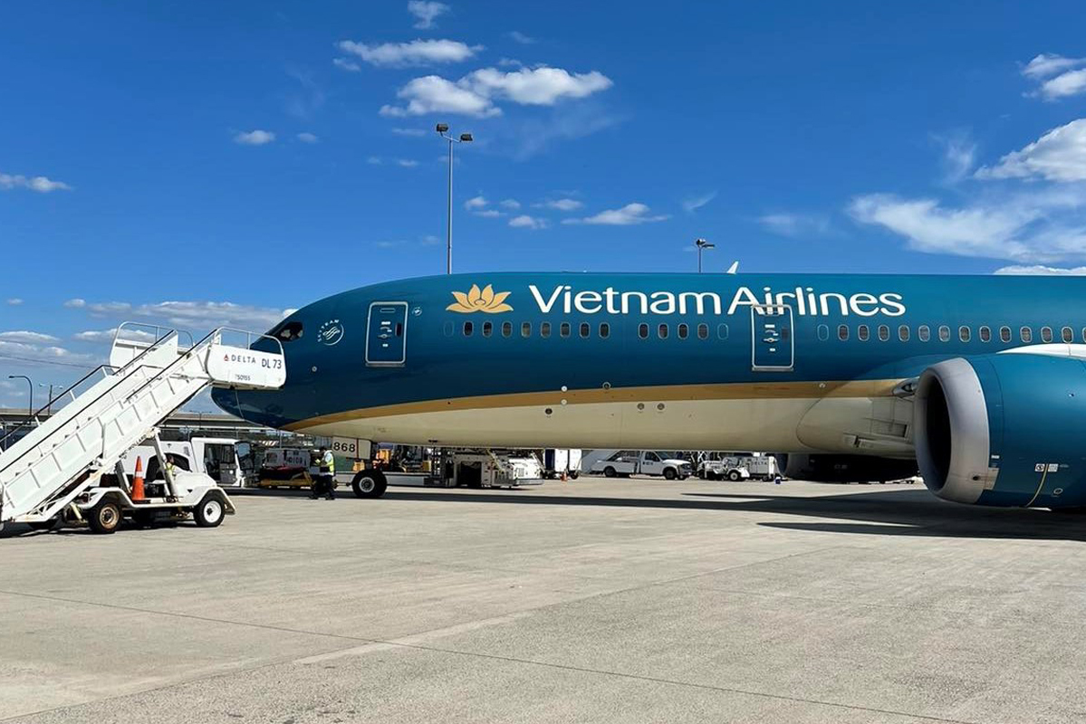 Vietnam Airlines aircraft landed at Washington Dulles International Airport. Photo: VNA